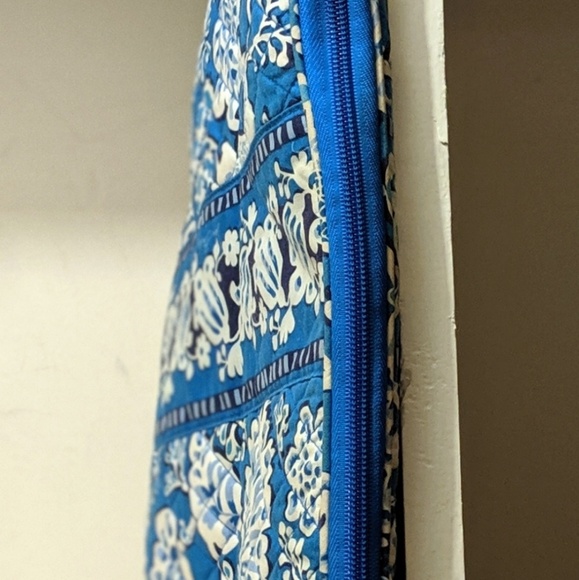 Vera Bradley Blue Lagoon Laptop Case - Picture 8 of 8